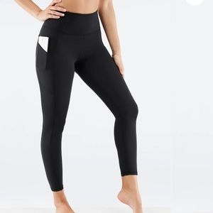 NWT Fabletics Oasis High Waisted 7/8 Legging